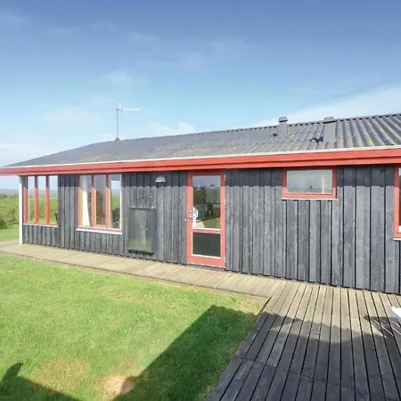 Three-bedroom Holiday In
