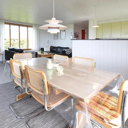 Three-bedroom Holiday In בית נופש *