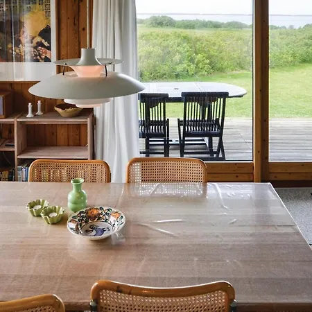 Three-bedroom Holiday In Vestervig